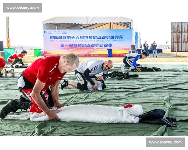 吉安蓝天舞 “芭蕾”：跳伞世界杯凌空开赛