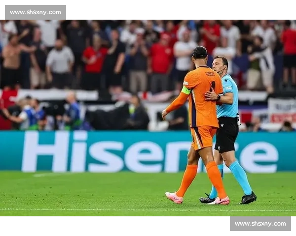 VAR 锁定 12 厘米白线!英超官方释疑范戴克改判:禁区线就是禁区 VAR 锁定 12 厘米白线!英超官方释疑范戴克改判:禁区线就是禁区